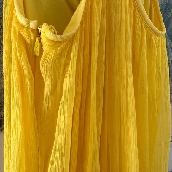 Chloe girls gauzy crimped silk dress in  yellow. Size 8 - Picture 2 of 5
